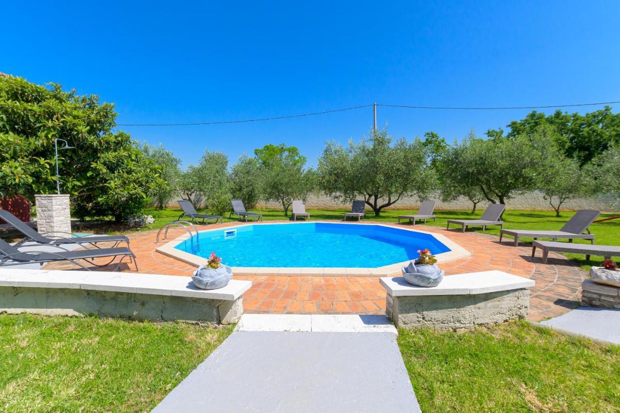 Villa Carla With Private Pool & Kids Playground - Pet Friendly Mutvoran Exterior foto