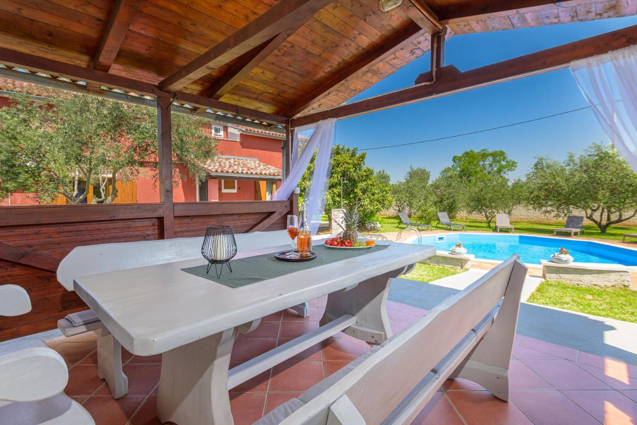 Villa Carla With Private Pool & Kids Playground - Pet Friendly Mutvoran Exterior foto