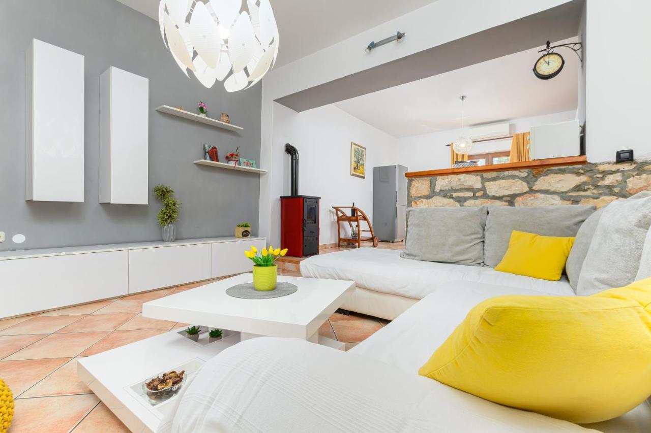 Villa Carla With Private Pool & Kids Playground - Pet Friendly Mutvoran Exterior foto